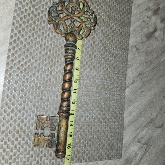 Vintage Cast Iron Ornate Skeleton Key - Picture 5 of 5